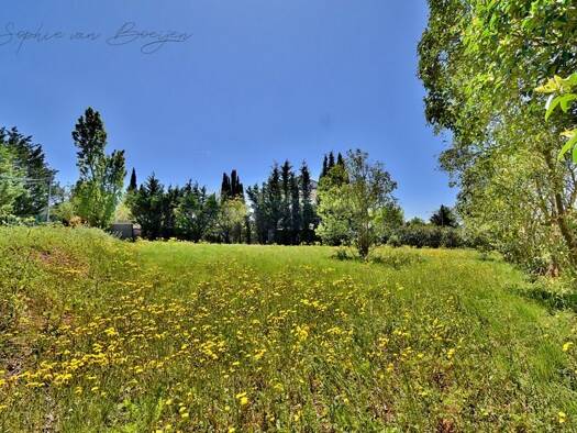 Terrain constructible viabilisé à vendre 510 000 € 1 423 m² de terrain Campagne en. E-Figons-Surville-Plantiers Éguilles 13510
