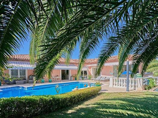 Maison à vendre 1 370 000 € 6 pièces 4 chambres 200 m² 1 208 m² de terrain Saint-Raphaël 83700