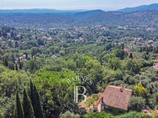 Maison à vendre 550 000 € 6 pièces 3 chambres 150 m² 1 631 m² de terrain Spéracèdes 06530