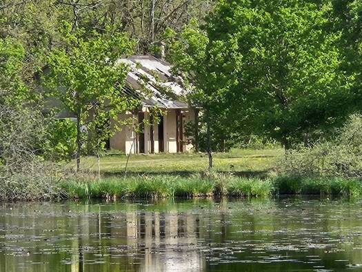 Propriété de loisirs à vendre 596 000 € 173 000 m² de terrain Migné 36800