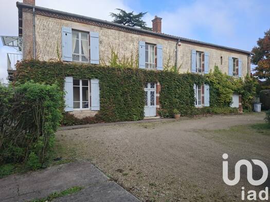 Demeure à vendre 345 000 € 10 pièces 8 chambres 306 m² 4 977 m² de terrain Bragny-sur-Saône 71350