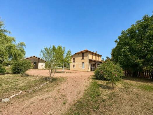 Maison à vendre 279 000 € 6 pièces 4 chambres 128 m² 2 524 m² de terrain Ouches 42155
