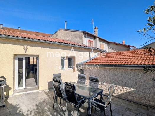Appartement à vendre 475 000 € 4 pièces 3 chambres 120 m² RDC/1 Brindas 69126