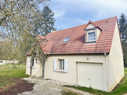 Maison à vendre 278 250 € 6 pièces 4 chambres 109 m² 1 382 m² de terrain Abondant 28410