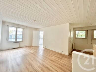 Appartement à louer 900 € 1 pièce 36,8 m² 1er étage Le Kremlin Bicetre 94270