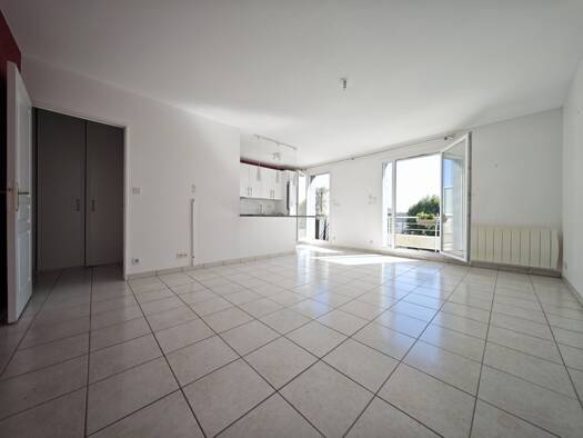 Appartement à vendre 265 000 € 3 pièces 2 chambres 65,1 m² RDC Tours 37000