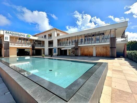 Local commercial à louer 1 100 € Le Moule 97160