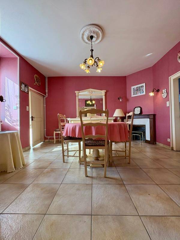 Maison à vendre, 167m², LUSSAC LES EGLISES