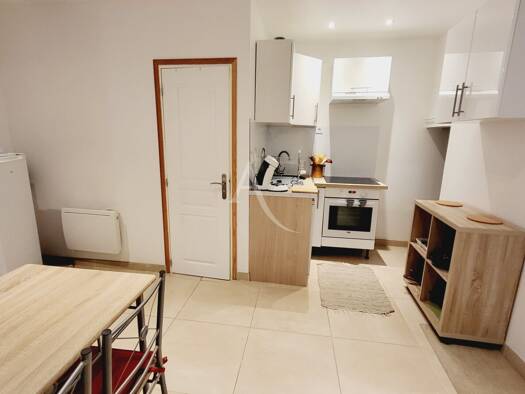 Appartement à louer 450 € 2 pièces 1 chambre 38 m² RDC/3 Centre Ville Carcassonne 11000