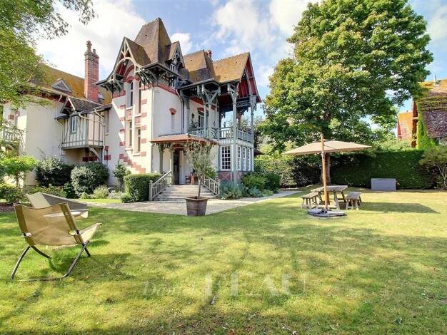 Maison à vendre 4 900 000 € 10 pièces 6 chambres 350 m² 1 300 m² de terrain Deauville 14800