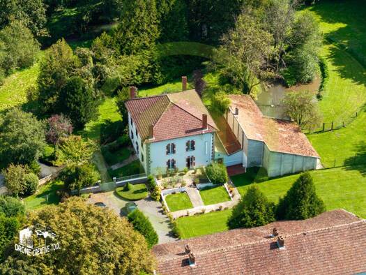 Maison à vendre 651 000 € 8 pièces 5 chambres 241 m² 60 000 m² de terrain Lacroix-sur-Meuse 55300