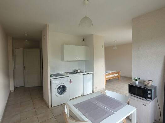 Appartement à louer 650 € 1 pièce 32,3 m² Étage 2/3 Jacob-Bellecombette 73000