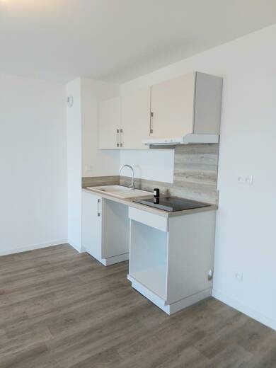 Appartement à louer 756 € 3 pièces 70,7 m² RDC/3 Rechèvres-Bas Menus-Boulevard Chartres 28000