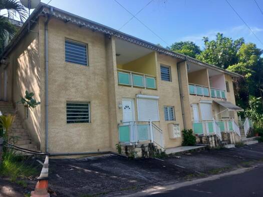 Appartement à louer 780 € 3 pièces 2 chambres 63 m² 1er étage Le Gosier 97190