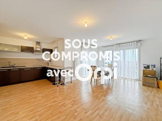 Appartement à vendre 208 500 € 3 pièces 2 chambres 77 m² Étage 2/3 Dernier Sou-Langevin-Charles de Gaulle Boulogne-sur-Mer 62200