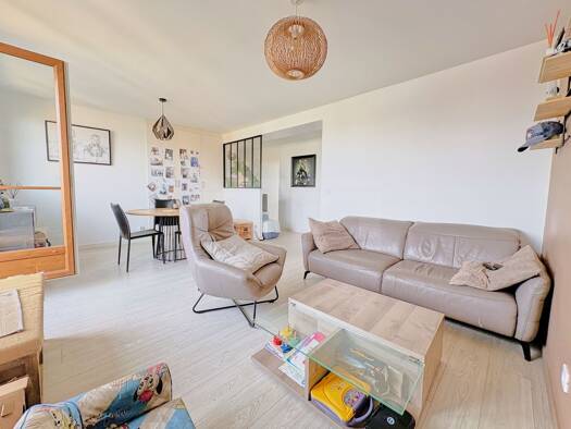 Appartement à vendre 362 500 € 4 pièces 2 chambres 63 m² Étage 3/3 Viroflay 78220