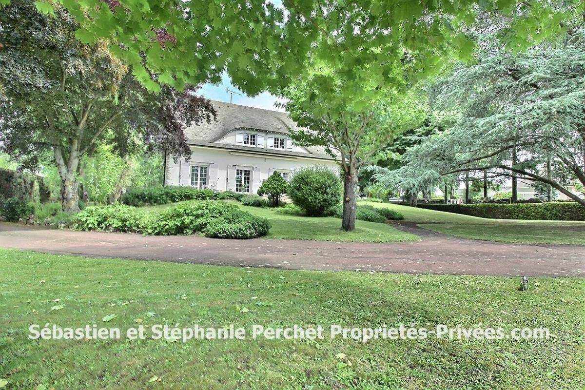 Maison à vendre, 229m², SAINT PERAVY LA COLOMBE