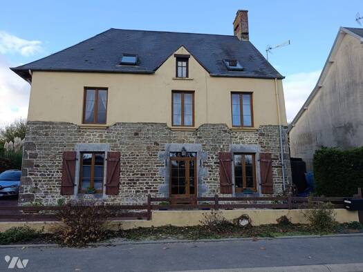 Maison à vendre 157 000 € 8 pièces 5 chambres Saint-Martin-de-Cenilly 50210