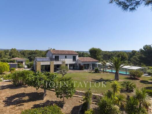 Maison à vendre 1 800 000 € 11 pièces 7 chambres 272,5 m² La Cadière-d'Azur 83740
