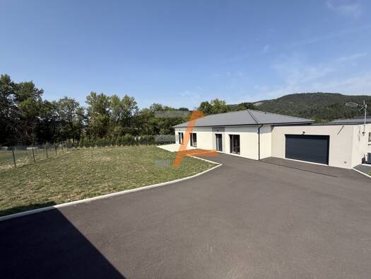 Villa à vendre 424 000 € 5 pièces 4 chambres 141 m² 1 094 m² de terrain Saint-Julien-Chapteuil 43260