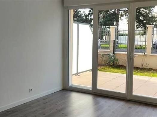 Appartement à louer 998 € 2 pièces 1 chambre 45 m² RDC Liers Sainte-Geneviève-des-Bois 91700