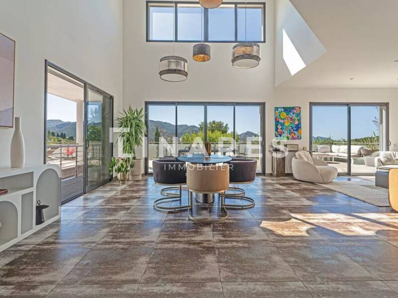 Maison à louer, 192m², MARSEILLE 12E