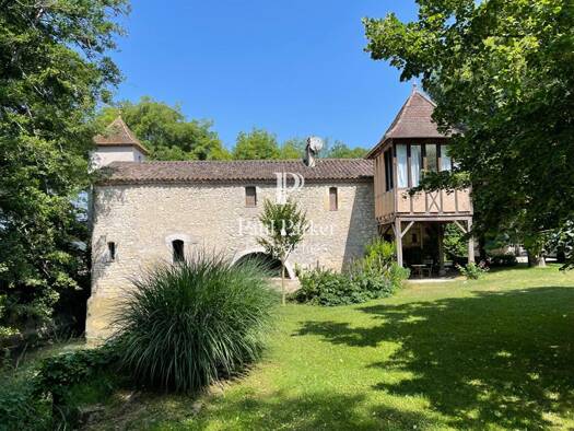 Maison à vendre 1 242 800 € 7 pièces 4 chambres 260 m² 8 000 m² de terrain Monflanquin 47150