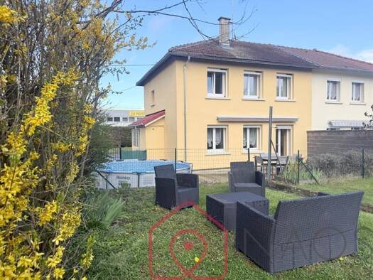 Maison jumelée à vendre 177 000 € 5 pièces 3 chambres 82 m² 939 m² de terrain Centre Sedan 08200