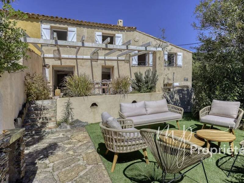 Maison à vendre, 126m², RAYOL CANADEL SUR MER