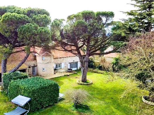 Maison à vendre 609 000 € 9 pièces 3 chambres 182 m² 5 457 m² de terrain Fontainebleau 77300