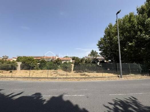 Terrain constructible viabilisé à vendre 126 000 € 569 m² de terrain Millas 66170