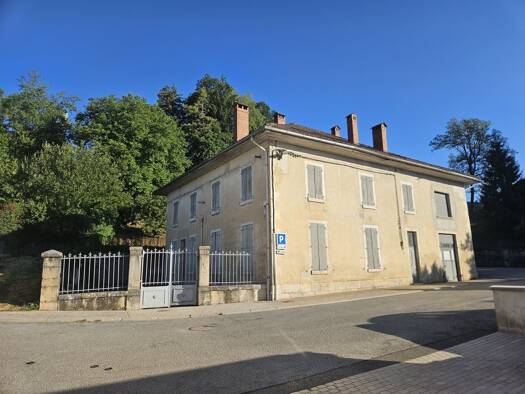 Immeuble à vendre 168 000 € 500 m² Lavans-lès-Saint-Claude 39170
