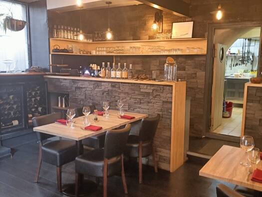 Restaurant à vendre Fonds de commerce 145 600 € 160 m² d'espace de restauration Centre Issoire 63500