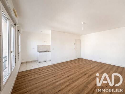 Appartement à vendre 184 000 € 2 pièces 1 chambre 42 m² Étage 1/2 Patenotre Petit Parc Rambouillet 78120