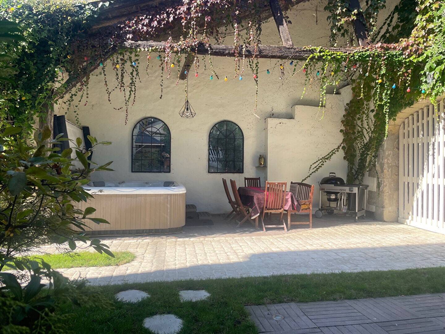 Maison à vendre, 155m², SAINT ETIENNE DE CHIGNY