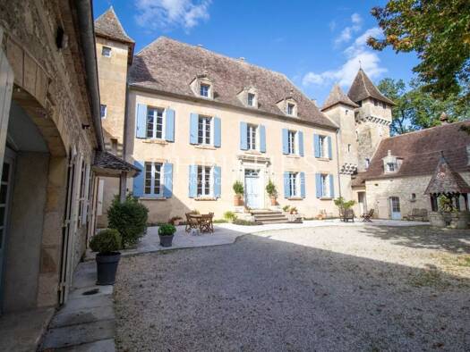 Château à vendre 2 100 000 € 18 pièces 10 chambres 757 m² 54 070 m² de terrain Monflanquin 47150