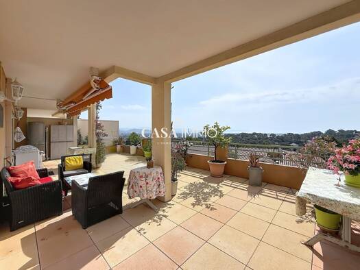 Appartement à vendre 510 000 € 3 pièces 2 chambres 73 m² Étage 1/2 Hyères 83400