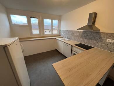 Appartement à louer 580 € 3 pièces 2 chambres 70 m² 2ème étage Centre Ville Mont-de-Marsan 40000