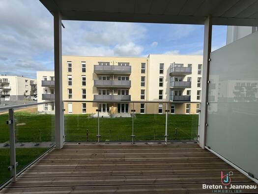 Appartement à louer 606 € 2 pièces 1 chambre 45 m² Étage 1/3 Laval 53000