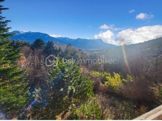 Maison à vendre 1 040 000 € 40 pièces 30 chambres 900 m² Centre Historique Embrun 05200