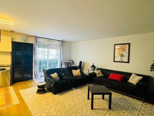 Studio à louer 750 € 1 pièce 3 chambres 20 m² 5ème étage Faubourg de l'Arche Courbevoie 92400