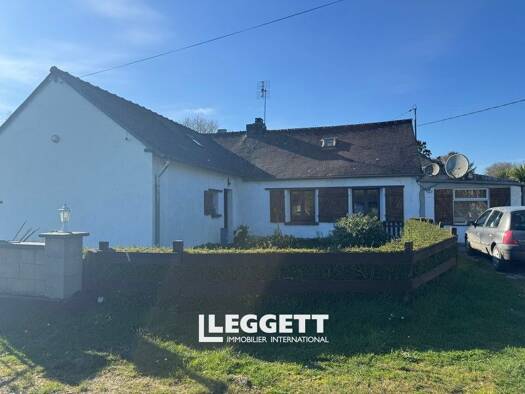 Maison de plain-pied à vendre 125 350 € 4 pièces 3 chambres 100 m² 10 005 m² de terrain Plouguernével 22110