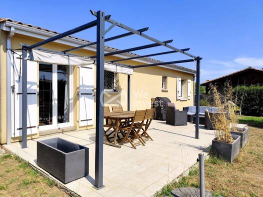 Maison à vendre 227 000 € 4 pièces 3 chambres 80,82 m² 651 m² de terrain Val de Virvée 33240
