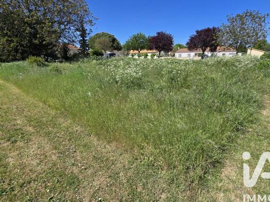 Terrain constructible à vendre 63 000 € 1 000 m² de terrain Saint-Rémy 79410