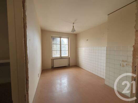Appartement à vendre 96 000 € 3 pièces 2 chambres 60 m² RDC Givors 69700