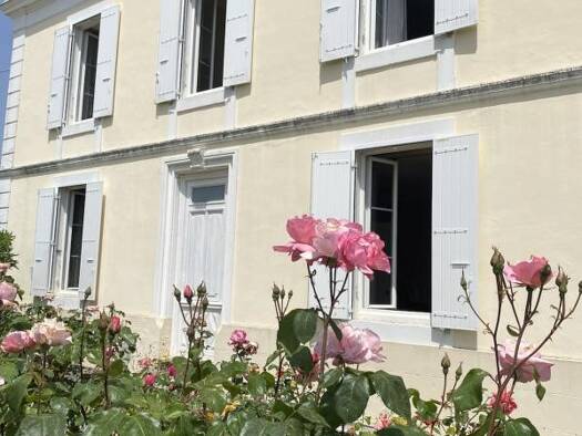 Maison à vendre 175 000 € 8 pièces 5 chambres 200 m² 702 m² de terrain Le Pian-sur-Garonne 33490