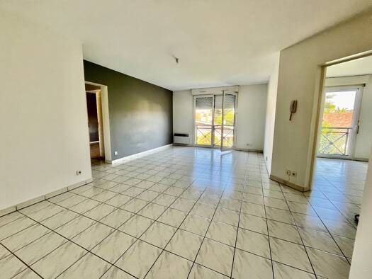 Appartement à louer 442 € 2 pièces 1 chambre 63 m² Étage 2/2 Villeneuve-sur-Lot 47300