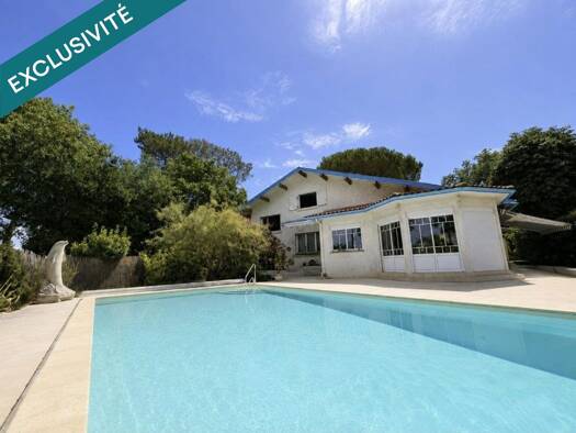 Maison à vendre 640 000 € 10 pièces 2 chambres 142 m² 807 m² de terrain La Hume Gujan-Mestras 33470