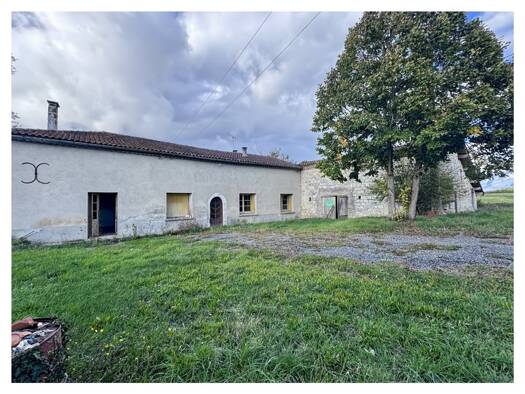 Ferme à vendre 299 000 € 5 pièces 4 chambres 200 m² 5 885 m² de terrain Montjoi 82400