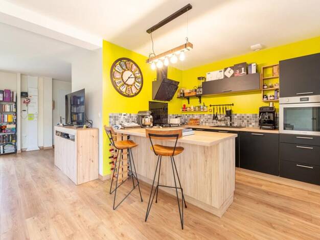 Duplex à vendre 315 000 € 4 pièces 3 chambres 93 m² RDC Ouest Bouguenais 44340